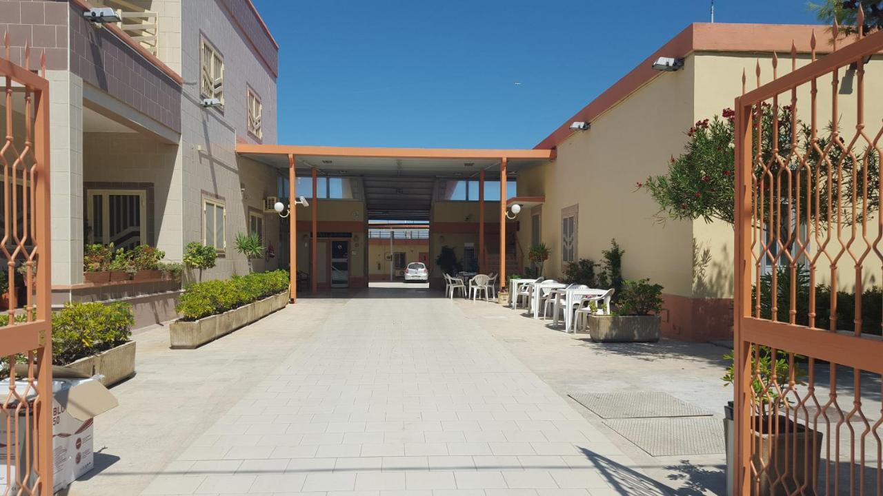 Hotel Mare Pineta Bari Esterno foto