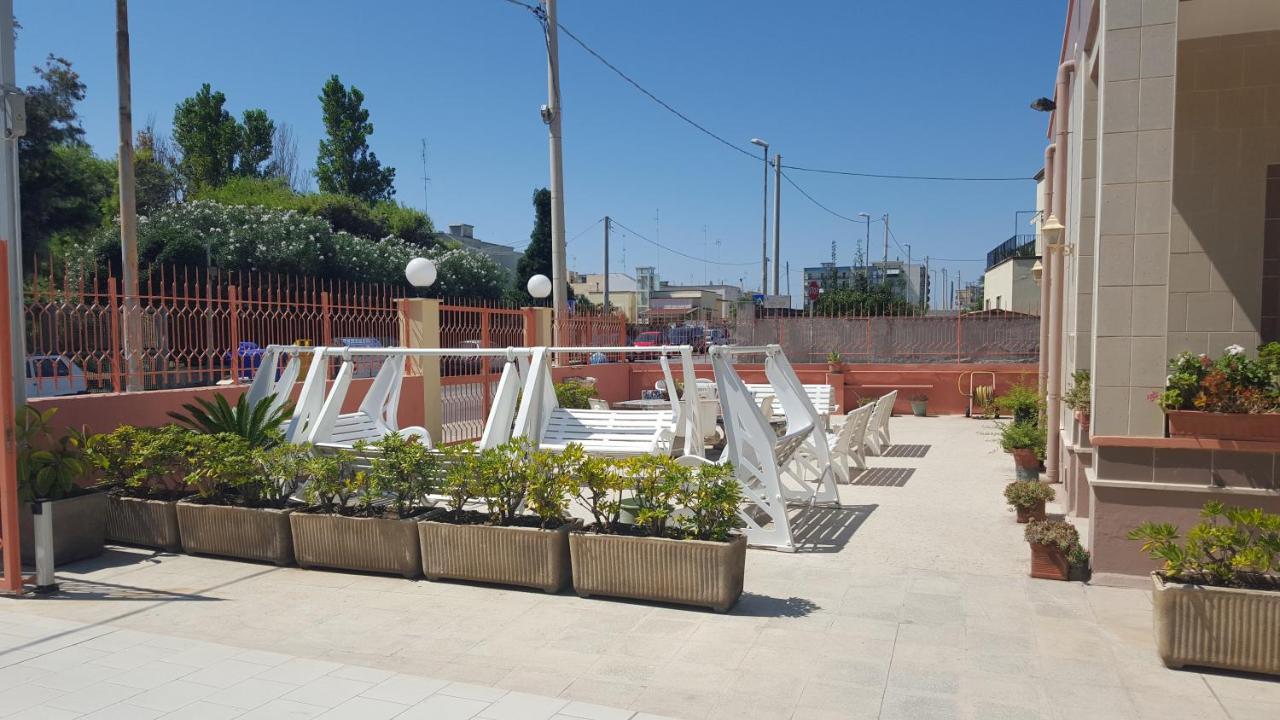 Hotel Mare Pineta Bari Esterno foto