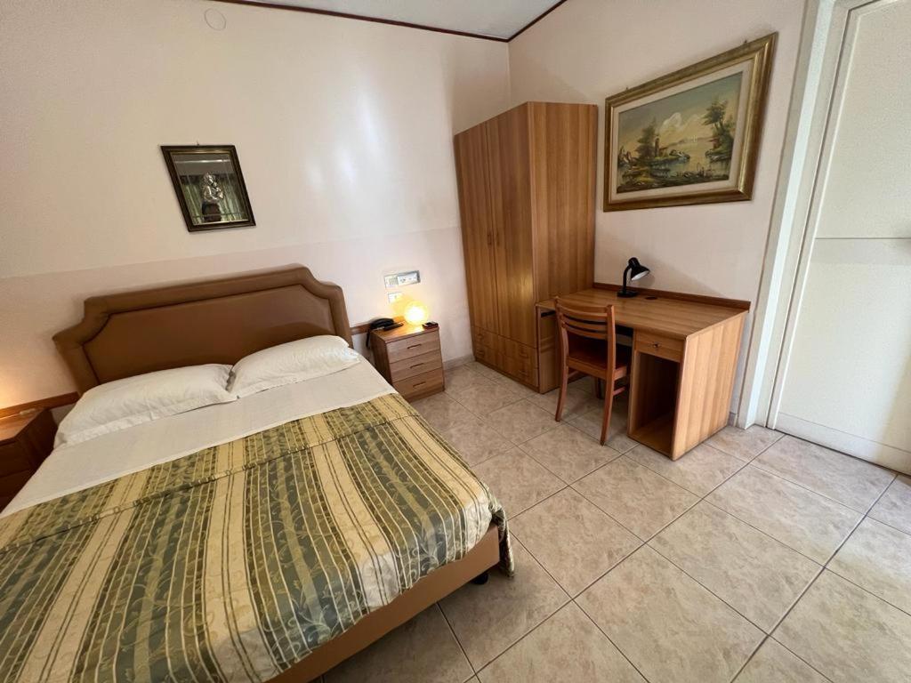 Hotel Mare Pineta Bari Esterno foto