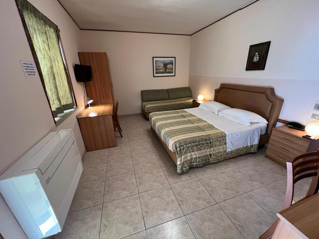 Hotel Mare Pineta Bari Esterno foto